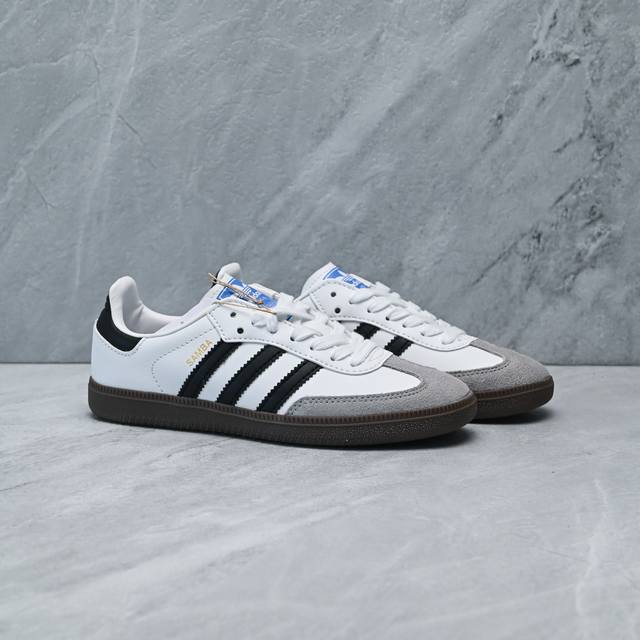 神版特价 Adidas Originals Samba Og 防滑 耐磨 低帮 板鞋 男女同款 简约大方的造型设计，给人以随性休闲的时尚格调，穿着舒适轻便，运动