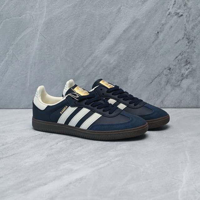 神版特价 Adidas Originals Samba Og 防滑 耐磨 低帮 板鞋 男女同款 简约大方的造型设计，给人以随性休闲的时尚格调，穿着舒适轻便，运动