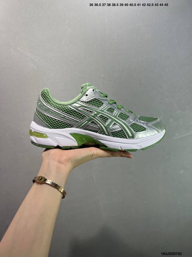 公司级Asics Gel-1 复古单品 公司级Asics Gel-1 系列低帮复古休闲运动慢跑鞋 白银深蓝 货号： 1A256-400 尺码：36 37 37.