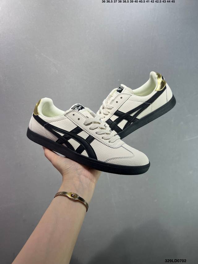 亚瑟士 Onitsuka Tiger Tokuten 复古低帮休闲跑鞋 实拍首发 Tokuten的灵感来源于80年代的室内用鞋 T-Toe前足补强设计 室内鞋的