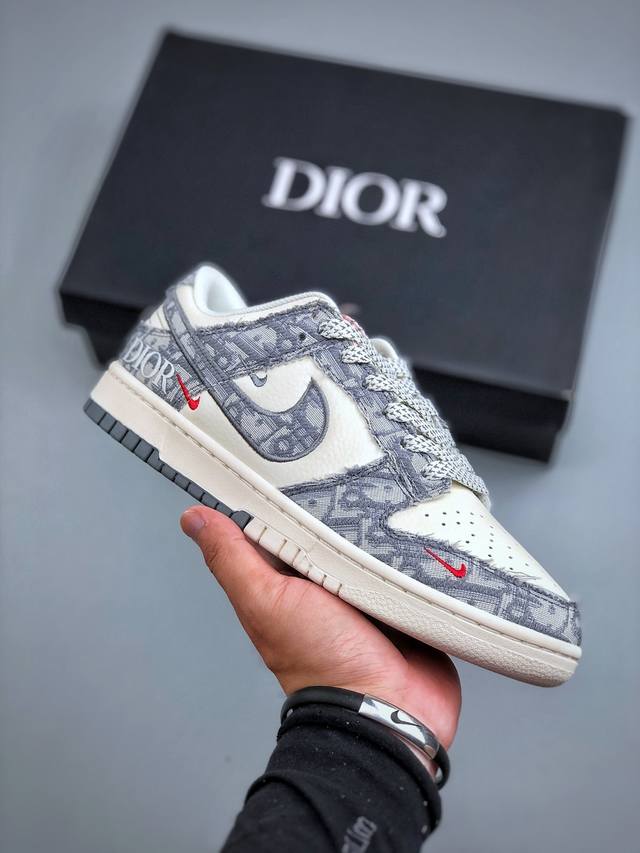 C版 Nike Sb Dunk Low X Dior 白灰红三小钩满天星纯原大厂出品 极力推荐原装头层材料 独家版型蒸餾加工帶來的是更好的视觉和脚感体验大厂纯原