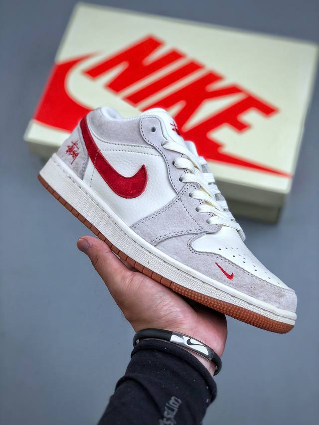 C版 Air Jordan 1 Retro Low X Stussy 斯图西米红翻毛官方同步新色 原装级产物拒绝公底 立体鞋型 细节完美 高清洁度 购置公司同步