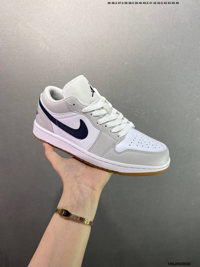 公司级Nike Air Jordan 1 Low Aj1乔1低帮休闲板鞋 同步官方配色 原档冲孔鞋头 四线拉帮 鞋舌高弹海绵填充 官方货号:553558 113