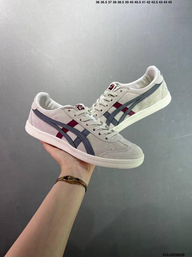 亚瑟士 Onitsuka Tiger Tokuten 复古低帮休闲跑鞋 实拍首发 Tokuten的灵感来源于80年代的室内用鞋 T-Toe前足补强设计 室内鞋的