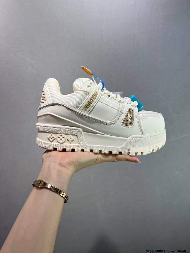 路易威登 Louis Vuitton Lv路易威登板鞋 新款 Lv Trainer最新配色运动鞋 L家 篮球鞋风格运动鞋 该鞋由艺术总监 Virgil Ablo