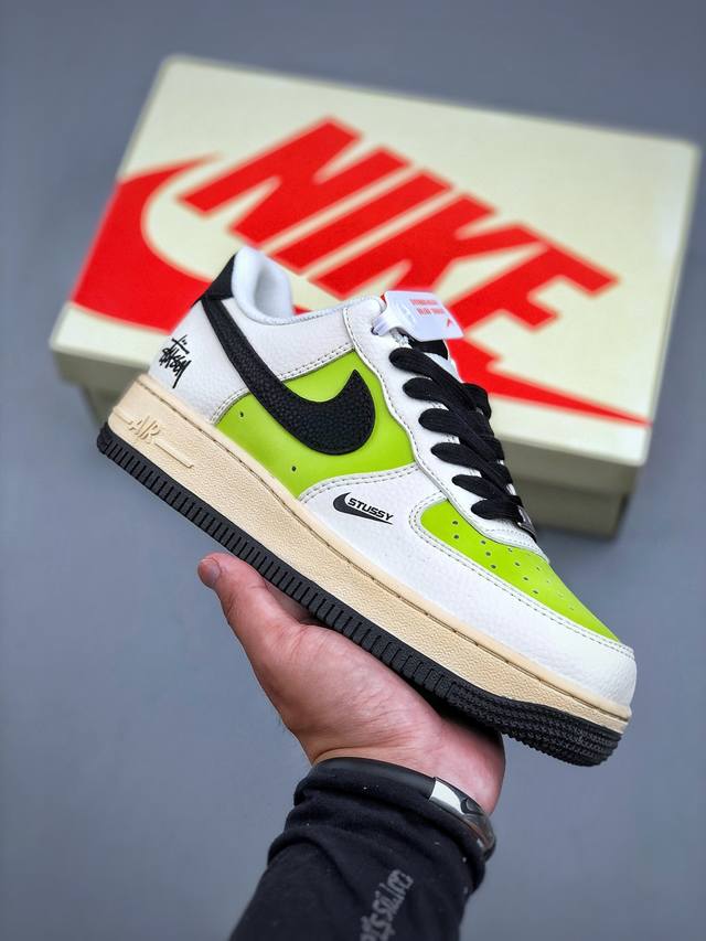 Nike Air Force 1 ‘07 Low 斯图西联名 荧光英文米黑 空军一号低帮休闲板鞋 #原楦头原纸板 原装鞋盒 定制五金配件 内置全掌气垫 原厂鞋底