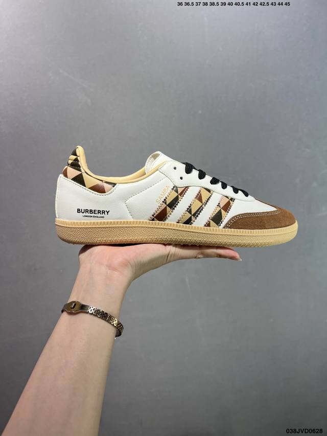 公司级 Ad Original Samba Og 复古经典轻便板鞋 口碑大厂出品 正确烫金高频细节 原装纳米超迁皮料 独家私模橡胶大底 原盒原配 这款桑巴鞋展示