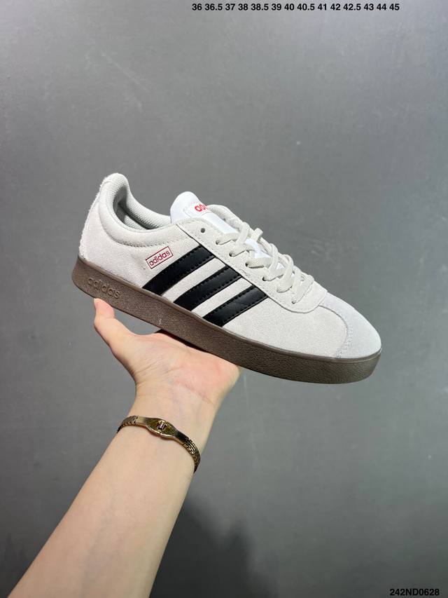 Adidas Neo Vl Court 2.0 百搭单品 绒面麂皮防滑耐磨轻便低帮板鞋 整双鞋以传统的低帮呈现的清新造型 鞋头优先头层反毛皮 包裹保证优秀质感的