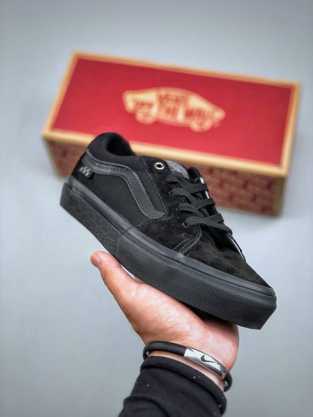 范斯Vans Sk8-Low Black White 改良低帮帆布休闲运动硫化滑板鞋“武士黑白Logo” 尺码：35-44 半