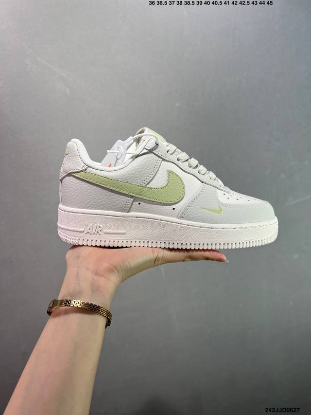 Nike Air Force 1 Low 原楦头原纸板 打造纯正空军版型 专注外贸渠道 全掌内置蜂窝气垫 原盒配件 原厂中底钢印、拉帮完美 官方货号: Hq19