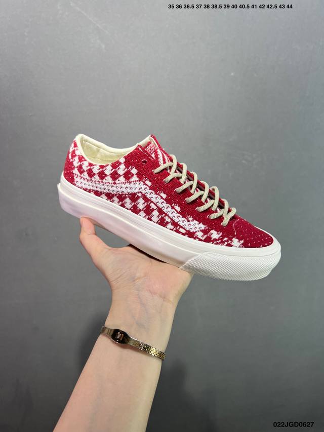 Vans Classics Knu Skool 苏格兰格纹拼接 厚鞋舌面包鞋 Vans联名超火的土豆鞋，复古经典，鞋头放大、包边上移加厚、鞋舌加厚。Vans C