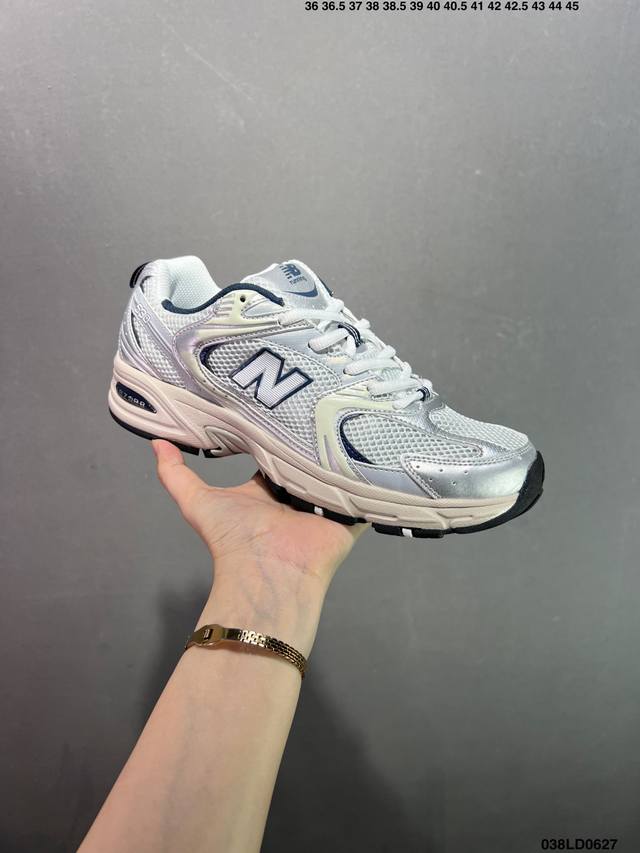 新百伦 Nb530 New Balance 530 复跑古鞋Nb530这鞋双确实是Nb家经复典古款式之一，以全科新技诠释，成打功造530鞋款。鞋面保在持530基