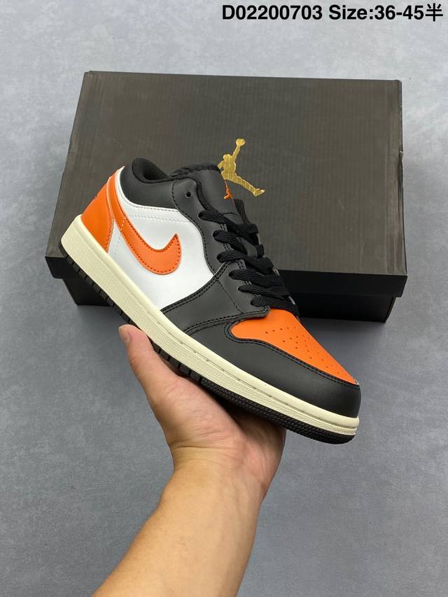 Nike Air Jordan 1 Low Aj1乔1低帮休闲板鞋 同步官方配色 原档冲孔鞋头 四线拉帮 鞋舌高弹海绵填充 官方货号:553558 113 Si
