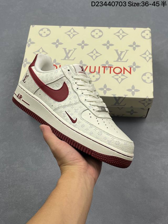 耐克Nike Air Force 1 Low 空军一号低帮百搭休闲运动板鞋 柔软、弹性十足的缓震性能和出色的中底设计，横跨复古与现代的外型结合，造就出风靡全球三