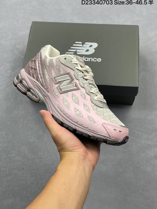 New Balance M1906Af Nb宝藏老爹鞋款，复古元素叠加，质感超级棒，楦版型材料细节做工精细，货如实拍图 作为Nb最经典的档案鞋型之一，与 2一样