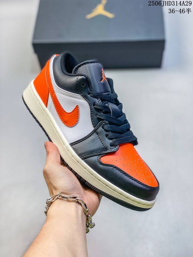 乔丹 Air Jordan 1 Low Aj1 乔1黑白橘低帮复古文化篮球鞋 553558 081 码数：36 36.5 37.5 38 38.5 39 40