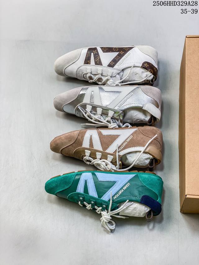 驴牌 Sneakerina 德训鞋系列 白灰棕 圆头系带芭蕾风平底运动休闲鞋 顶级版本Sneakerina Lv 休闲运动鞋以丝滑绒面牛皮革塑造流畅线条 兼具芭
