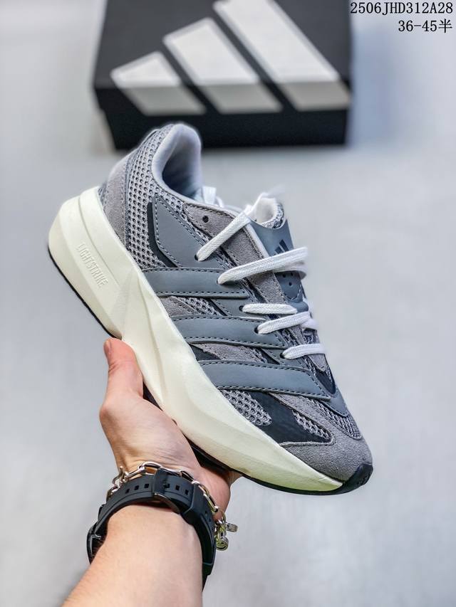 公司级阿迪达斯 Adidas 流光跑鞋Lightblaze超轻防滑跑鞋男女同款新款轻运动鞋，Adidas Sportswear 专为 Z 时代流动青年打造的舒适