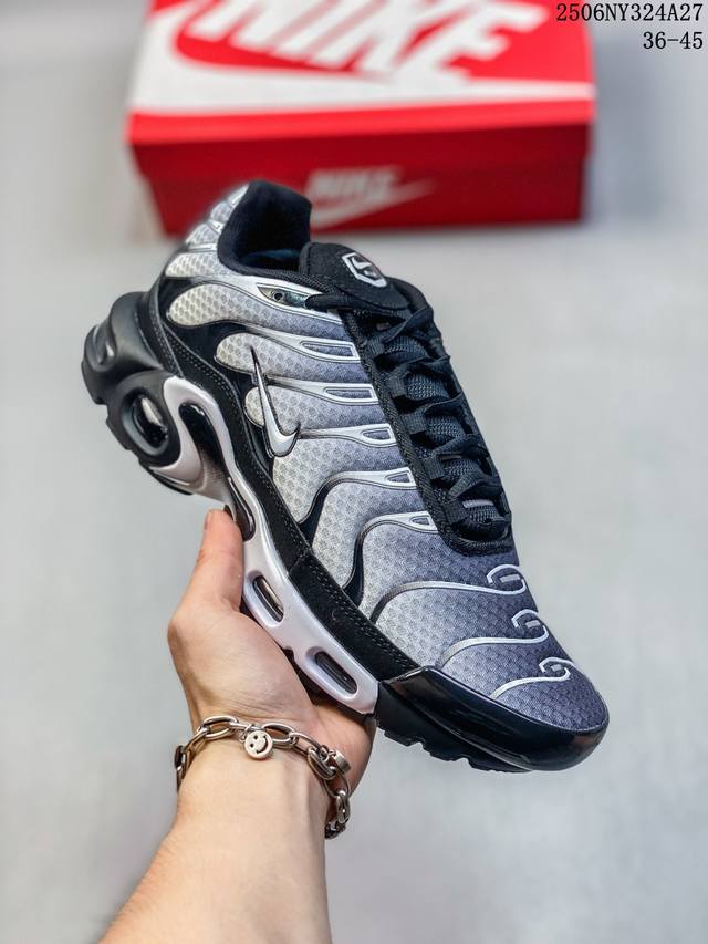 真标Nike Air Max Plus 耐克 轻便缓震 耐磨大气垫系列 跑鞋 货号:604133-139 Size:36-45 编码：06Ny324A27
