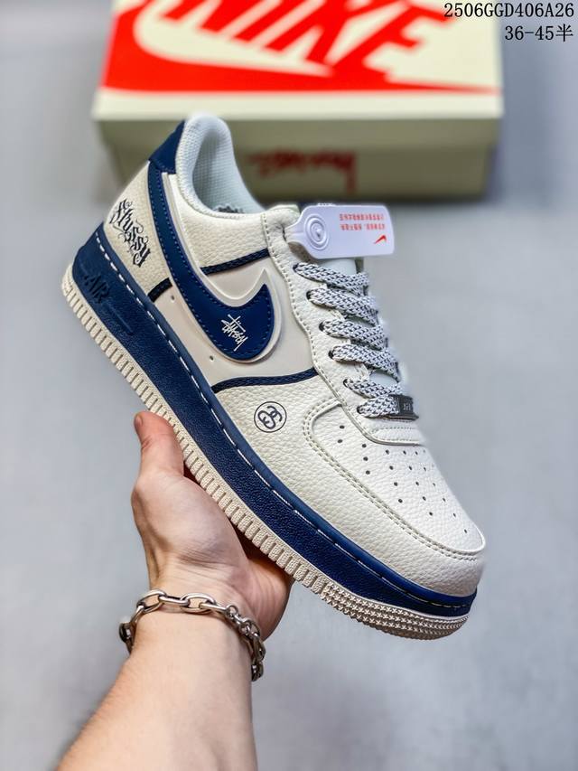 海外限量发售！公司级Nike Air Force 1 '07 Low “斯图西联名 双拼米蓝”空军一号 低帮 运动鞋 休闲鞋 折边针车 工艺难度大 原楦头原纸板