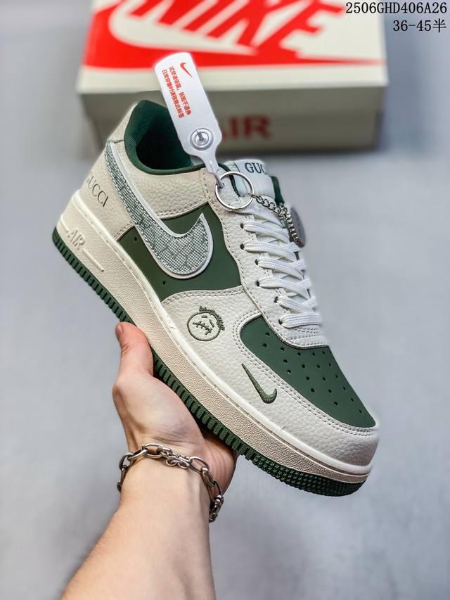 海外限量发售！公司级Nike Air Force 1 '07 Low “古驰联名 橄榄绿鬼脸”空军一号 低帮 运动鞋 休闲鞋 折边针车 工艺难度大 原楦头原纸板