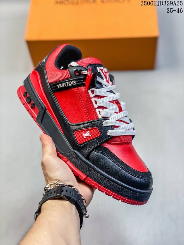 路易威登Louis Vuitton Trainer Sneaker Low 休闲运动文化百搭篮球板鞋 广东原产 升级3D印花礼品鞋盒 及全套代购包装说明书防尘布