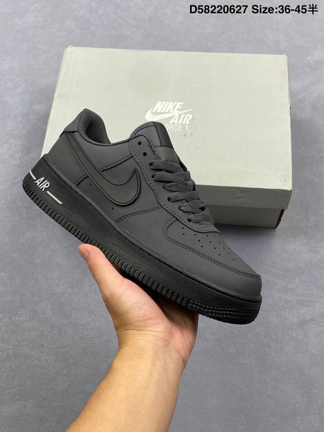 耐克Nike Air Force 7空军一号低帮百搭休闲运动板鞋。柔软、弹性十足的缓震性能和出色的中底设计，横跨复古与现代的外型结合，造就出风靡全球三十多年的F