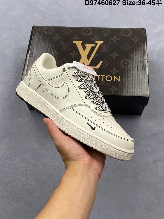 公司级耐克 Nike Air Force 1 ’07 空军一号低帮百搭休闲运动板鞋。柔软、弹性十足的缓震性能和出色的中底设计，横跨复古与现代的外型结合，造就出风