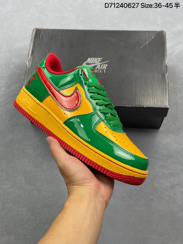 耐克Nike Air Force 1 Low 空军一号低帮百搭休闲运动板鞋 柔软、弹性十足的缓震性能和出色的中底设计，横跨复古与现代的外型结合，造就出风靡全球三