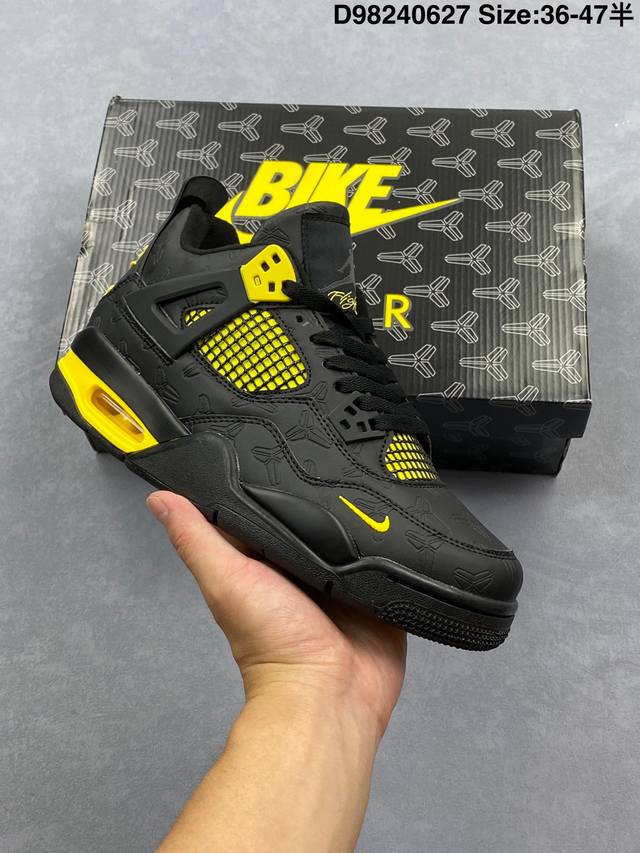 真标 耐克 Nike Air Jordan 4 Retro Og迈克尔 乔丹Aj4代乔4 中帮复古休闲运动文化篮球鞋。秉承轻量化的速度型篮球鞋设计思想完成设计，