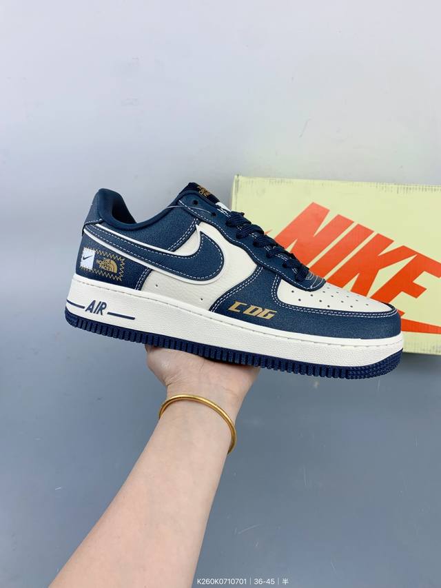 耐克Nike Air Force 1 Low 空军一号低帮百搭休闲运动板鞋。柔软、弹性十足的缓震性能和出色的中底设计，横跨复古与现代的外型结合，造就出风靡全球三
