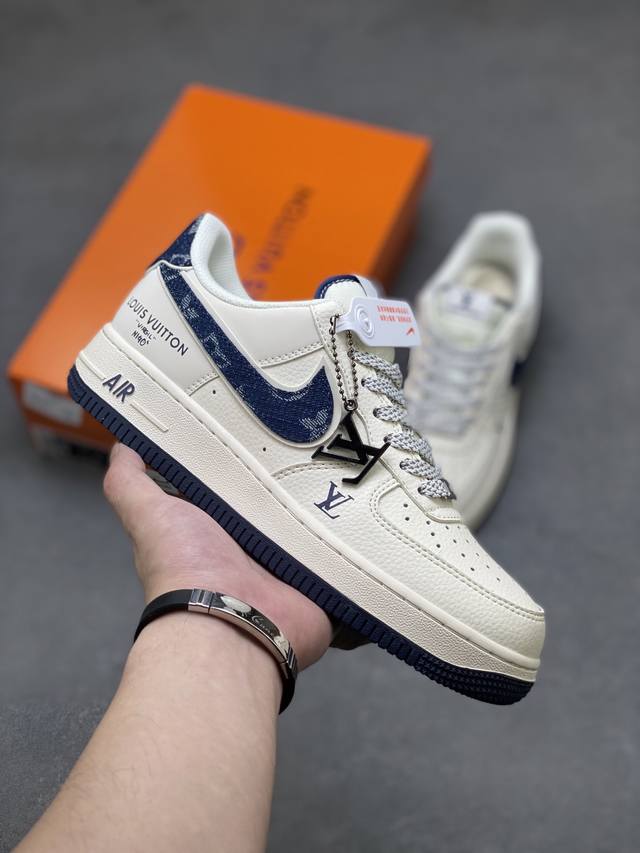 海外限量发售！公司级Nike Air Force 1 '07 Low “Lv联名 米蓝牛仔勾”空军一号 低帮 运动鞋 休闲鞋 折边针车 工艺难度大 原楦头原纸板