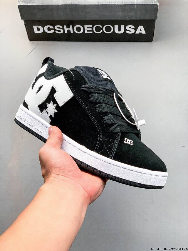 街头装品牌 Dcshoecousa时尚鞋子男鞋休闲板鞋低帮圆头百搭 琉凤大底耐磨滑板鞋皮质运动舒适Bmx板鞋Dc 鞋型经典百搭，低帮系带设计，皮革鞋面，装饰品牌