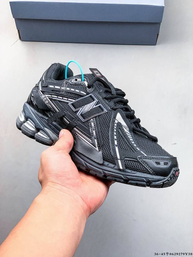 集图 New Balance M1906Ri Nb宝藏老爹鞋款，复古元素叠加，质感超级棒，楦版型材料细节做工精细，货如实拍图 作为Nb最经典的档案鞋型之一，与