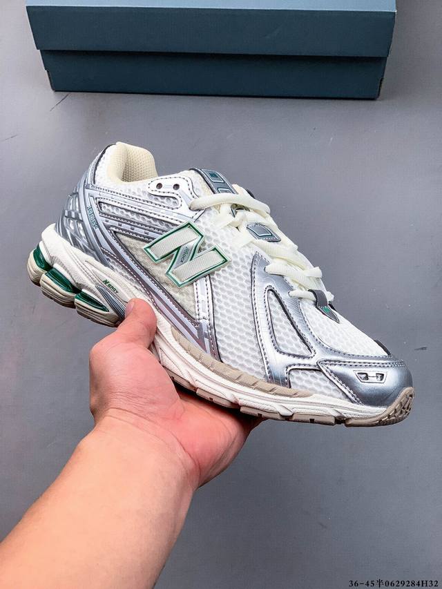 New Balance M1906Ri Nb宝藏老爹鞋款，复古元素叠加，质感超级棒，楦版型材料细节做工精细，货如实拍图 作为Nb最经典的档案鞋型之一，与 2一样