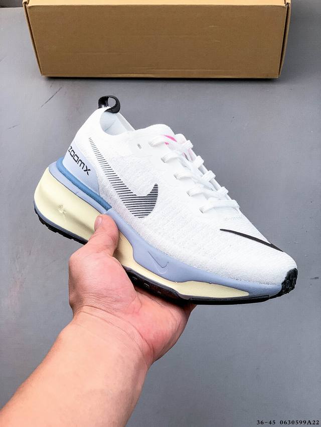 Nike Zoomx Invincible Run Fk 3机能风格 跑步鞋搭载柔软泡绵，在运动中为你塑就缓震脚感。设计灵感源自日常跑步者，提供稳固支撑力和非凡