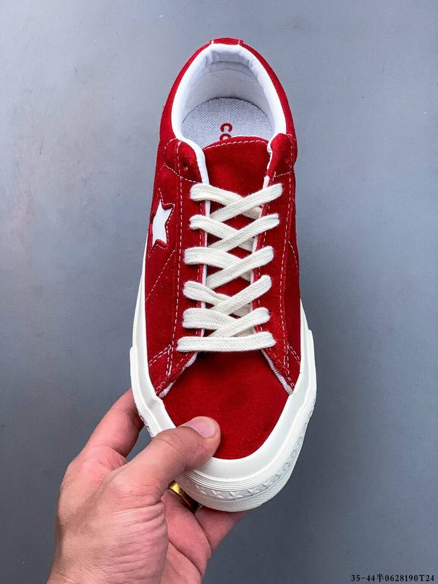 匡威 Converse One Star 1970S 杰克一星低帮 经典 One Star 款式 自然优雅搭配标志性的One Star Logo，凸显充满现代感