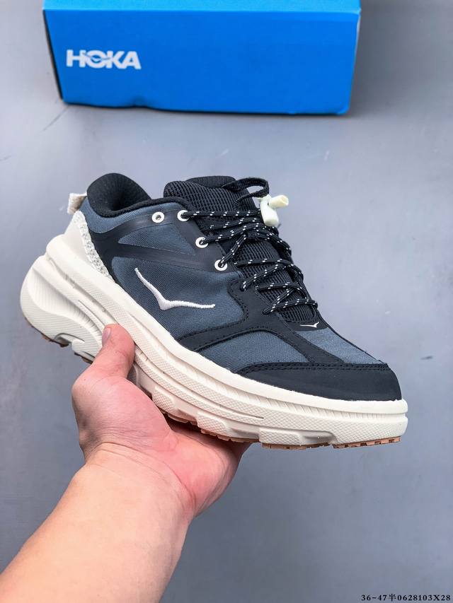 集图 Hoka 携手 Beams推出了全新的 Bondi B3 Ls 鞋款。 如果你是 Hoka 的忠实粉丝，相信对 Bondi 这个名字一定不陌生。这款鞋可以