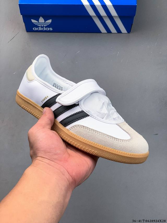 公司级！Adidas Samba Jane 阿迪达斯 玛丽珍款 板鞋懒人一脚蹬运动鞋 采用皮革材质的设计融合了经典与现代元素 它采用了玛丽珍鞋的特色设计 如鞋面