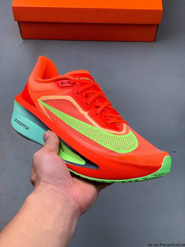公司级！耐克Nike Zoom Fly 6 竞速飞行6代系列低帮轻质缓震透气休闲运动跑步鞋 Nike旗下主打竞速训练的Zoom Fly 6突然官宣，让不少跑步玩