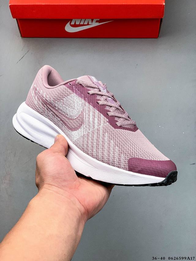 Nike Air Defy Run 1 网面织物 缓震运动鞋 兼顾迅疾外观和稳固脚感 后跟覆面和中足动态支撑巧妙融合 缔造稳定顺畅的迈步体验 0626599A1