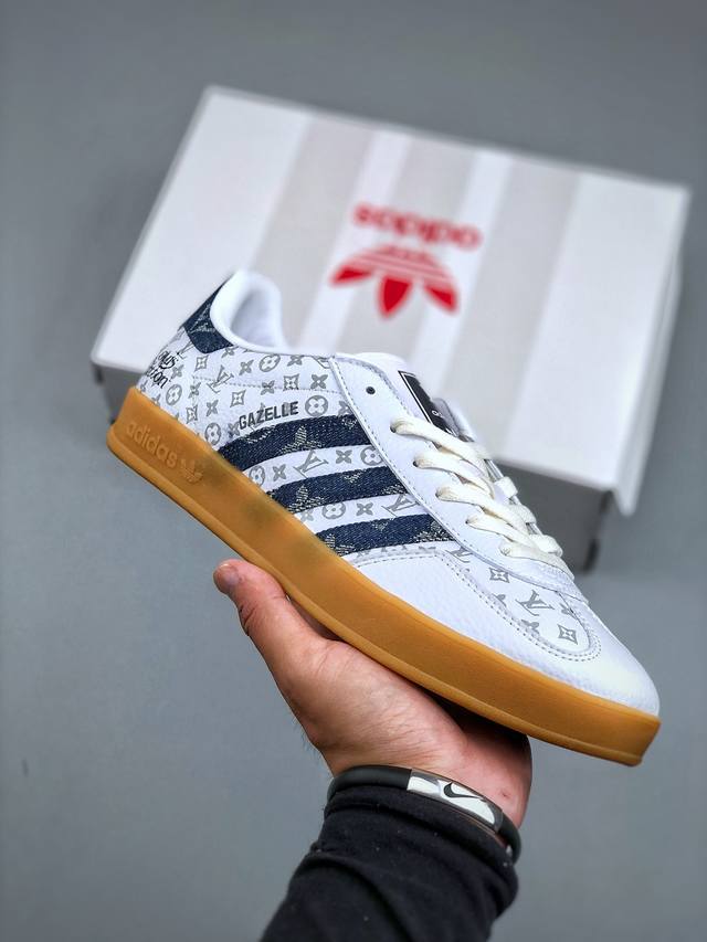 Adidas Samba Og 桑巴舞街头系列德训运动板鞋采用固色翻毛皮组合牛剖革鞋面材质外置正确3层组合围条加厚烟胶橡胶大底货号：Sc9207-727 尺码：