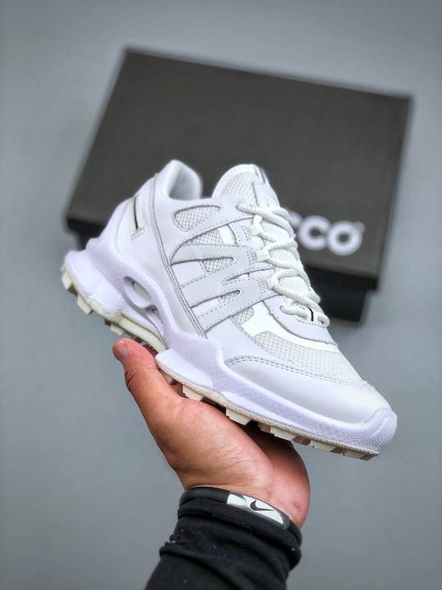 Ecco 爱步情侣款 皮条带网 透气，经典和现代工艺品质融合 精选小牛皮面料 百搭休闲老爹鞋 舒适性相当不错 版型楦型非常到位上脚 专柜热销款 独有鞋型设计 特