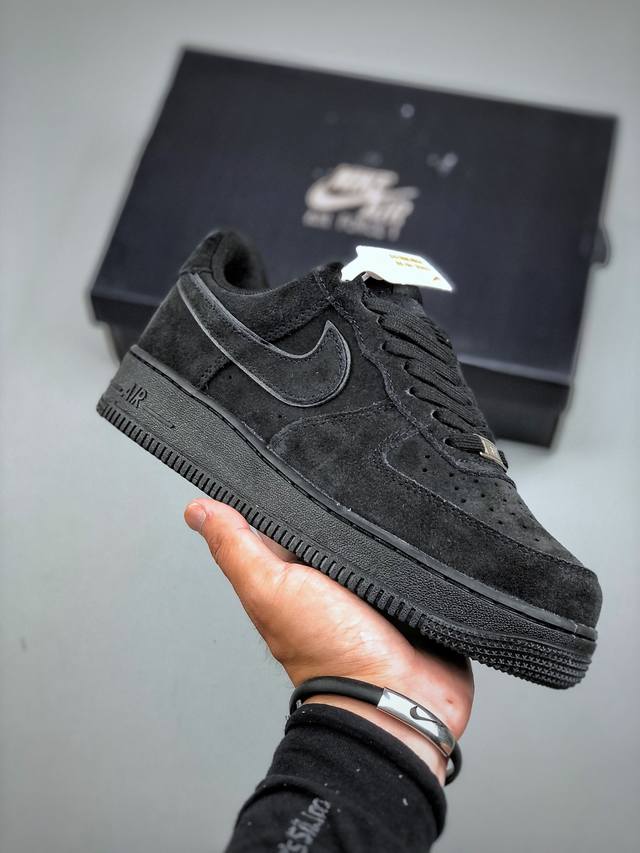 今日福利款 Nike Air Force1 07 Low 黑 #原楦头原纸板 打造纯正空军版型 #专注外贸渠道 #原盒配件 拉帮完美 货号：Hq1966 002