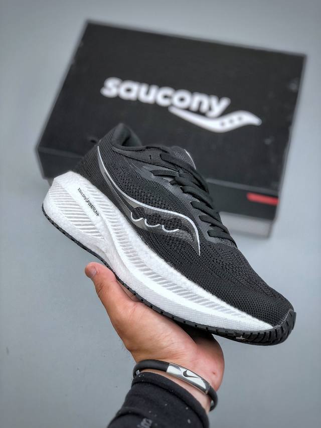 Saucony Triumph 22 索康尼胜利22代旗舰级缓震型跑鞋 性能相比前几代再升级：鞋面采用本地自减全新升级的工学网设计 贴合脚部更透气 中底部分使用