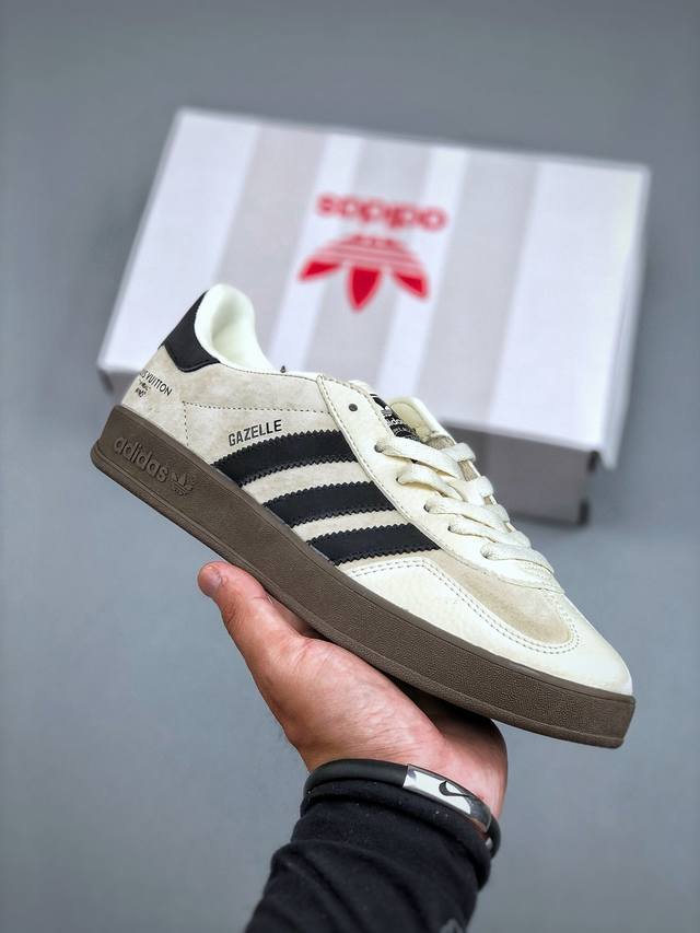 Adidas 德训鞋 “Lv联名-卡布奇诺”高端定制 大厂纯原品质出货 超高清洁度 细节完美 舒适百搭 低帮休闲板鞋 男女同款货号：Sc9207-724 码数：