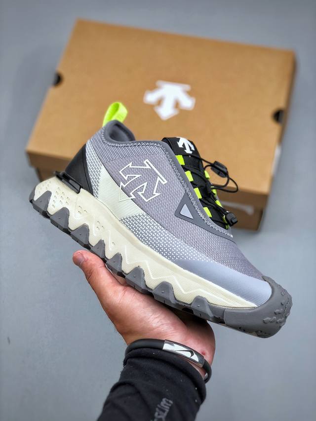 Descente Ski Style系列 Snow Ride 潮流运动 防滑耐磨低帮 登山鞋舒适透气织物鞋面易清洁 侧面硅胶设计 鞋舌与鞋身柔软 鞋底轻量化设计