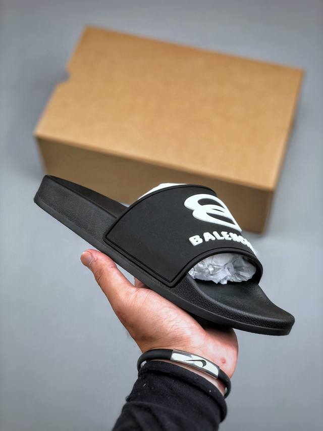 Balenciaga 巴黎世家拖鞋 2025最新版印花 潮流到没边 原鞋购入开发 官方正确版 原装级头层牛皮 1:1裁剪 鞋面3D打印Logo 凹凸感明显 原版