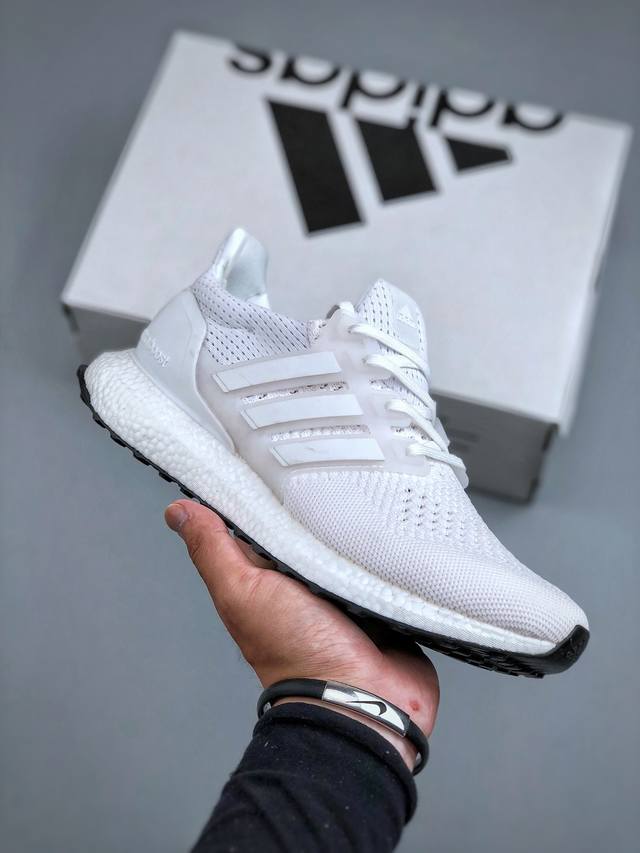 Adidas Ultraboost 1.0 厚底 抗扭转 舒适潮流减震 中帮 休闲训练长跑跑步鞋 Hq4202 尺码：36-45 半