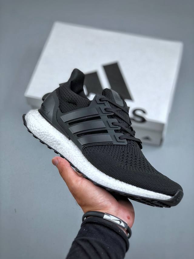 Adidas Ultraboost 1.0 厚底 抗扭转 舒适潮流减震 中帮 休闲训练长跑跑步鞋 Hq4201 尺码：36-45 半